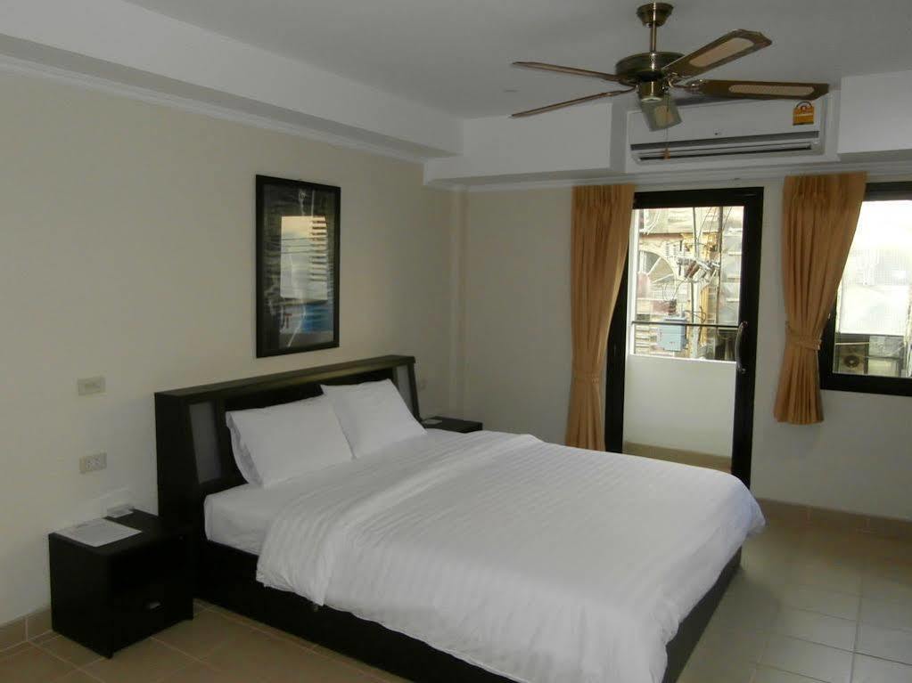 The Classroom Hotel Паттая Екстер'єр фото