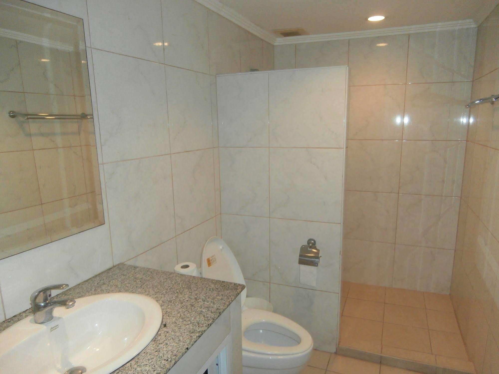 The Classroom Hotel Паттая Екстер'єр фото