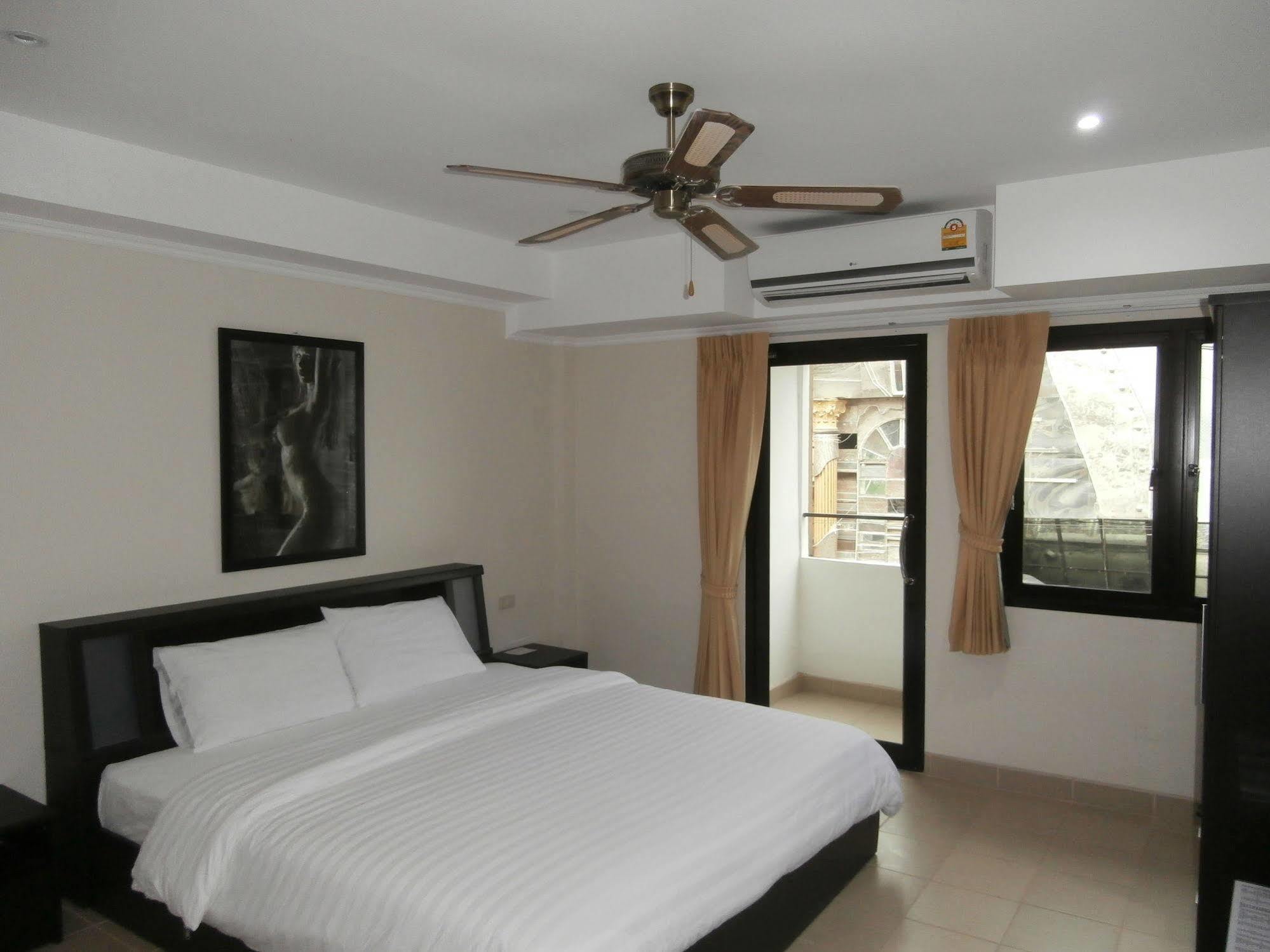 The Classroom Hotel Паттая Екстер'єр фото